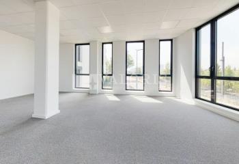 Location bureau Vaulx-en-Velin (69120) - 993 m² à Vaulx-en-Velin - 69120