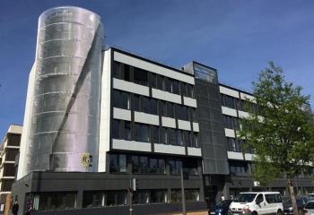 Location bureau Vaulx-en-Velin (69120) - 1054 m² à Vaulx-en-Velin - 69120