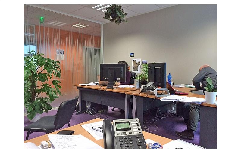 Location de bureau de 280 m² à Bruyères-le-Châtel - 91680 photo - 1