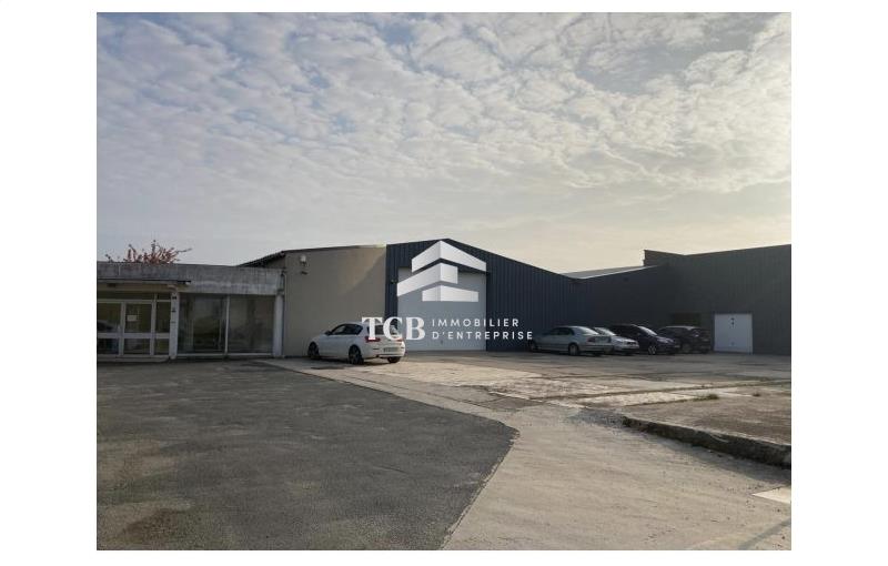 Achat d'entrepôt de 2 634 m² à Montrevault - 49110 photo - 1